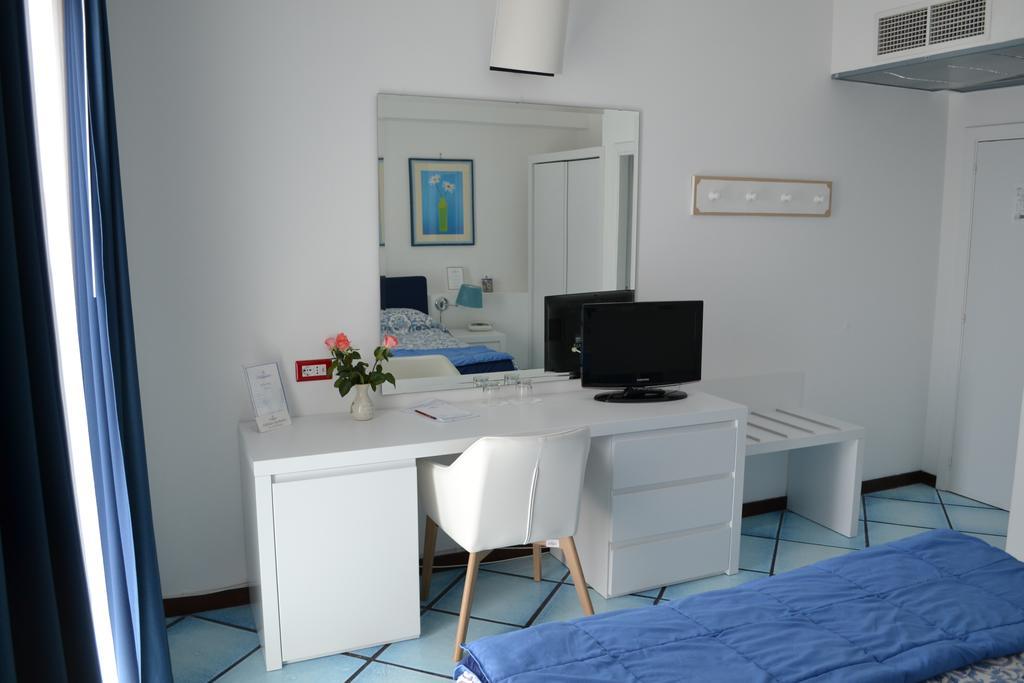 Hotel Le Fioriere Praiano Buitenkant foto