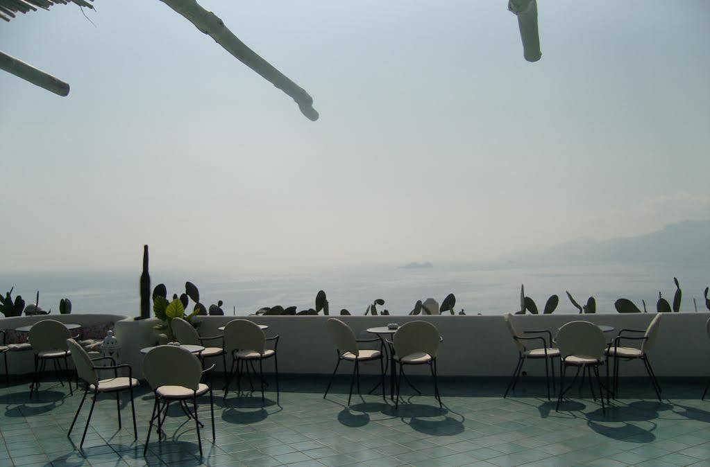 Hotel Le Fioriere Praiano Buitenkant foto